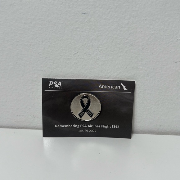American Airlines Remembering PSA Airlines Flight 5342
Commemorative Ribbon Pin - Picture 2 of 9